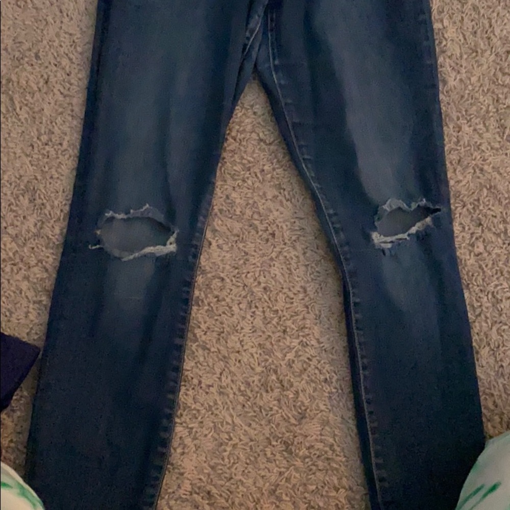 Distressed jeans - Picture 3 of 3